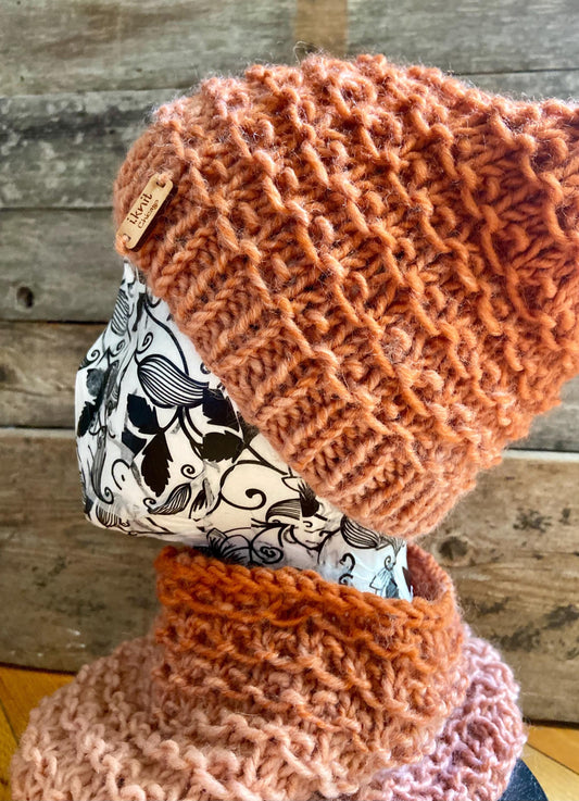 Beautiful hand knit duo beanie and cowl set.