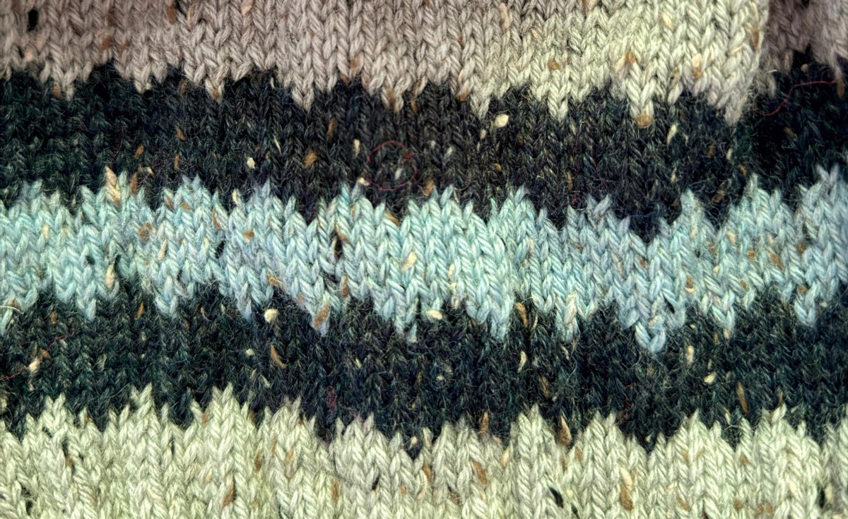 TWEEDY PEAKS Knit Beanie