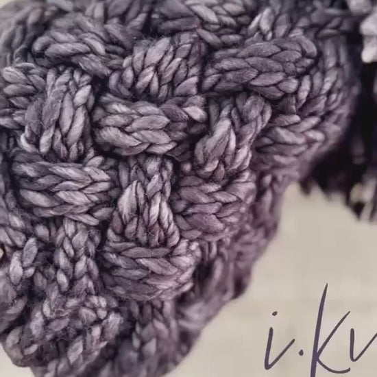 VINEBERRY Cable-Knit Beanie